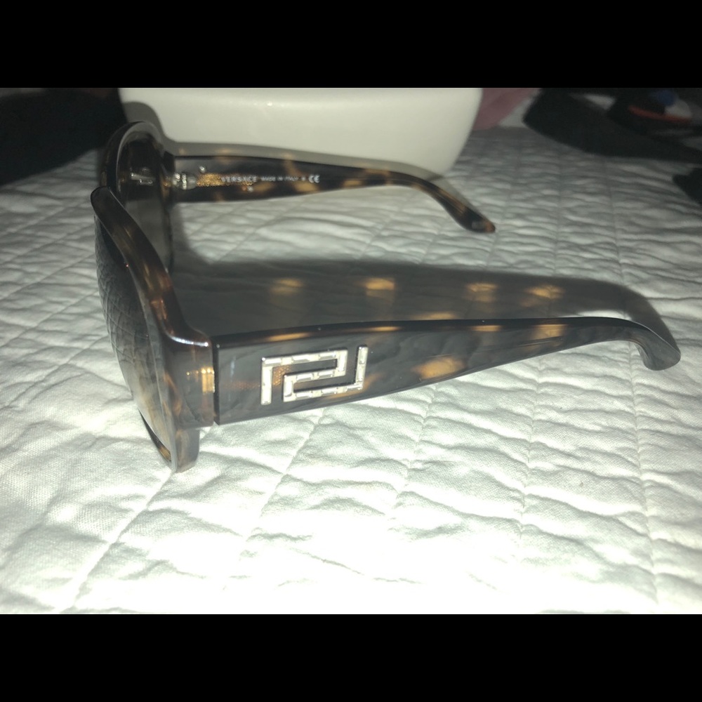 Versace sunglasses - Picture 2 of 7